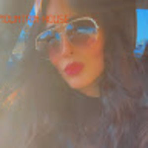 Meet your Posher, Desiree